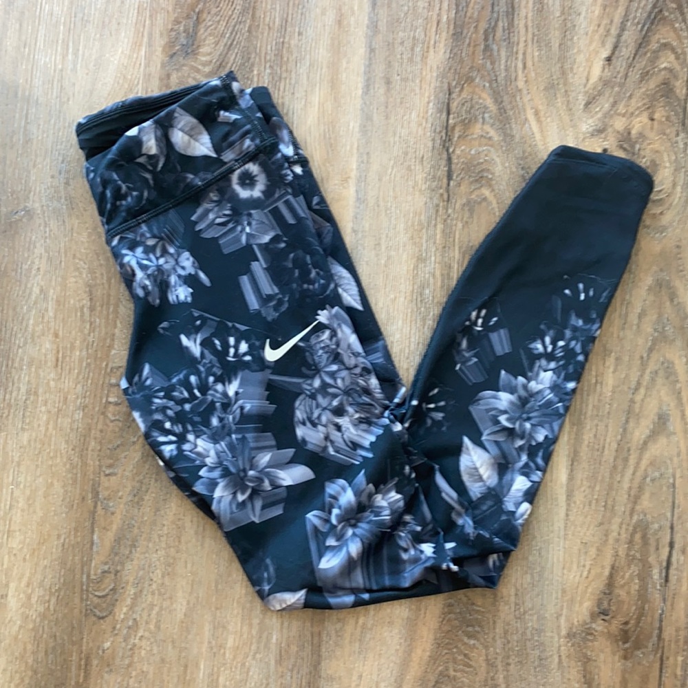 Nike Dri-Fit leggings, size small